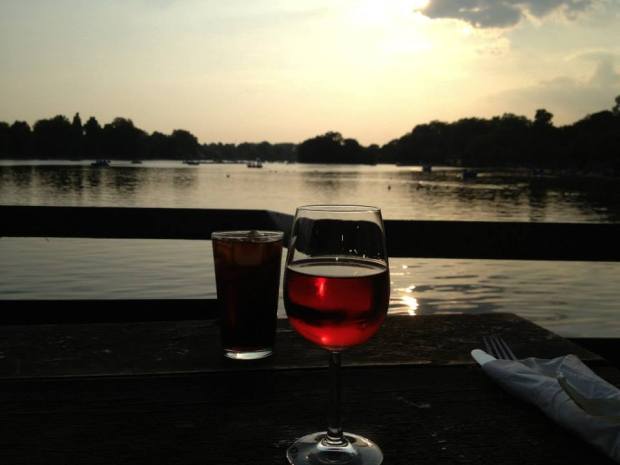 1011017_685719708110776_1281682055_n