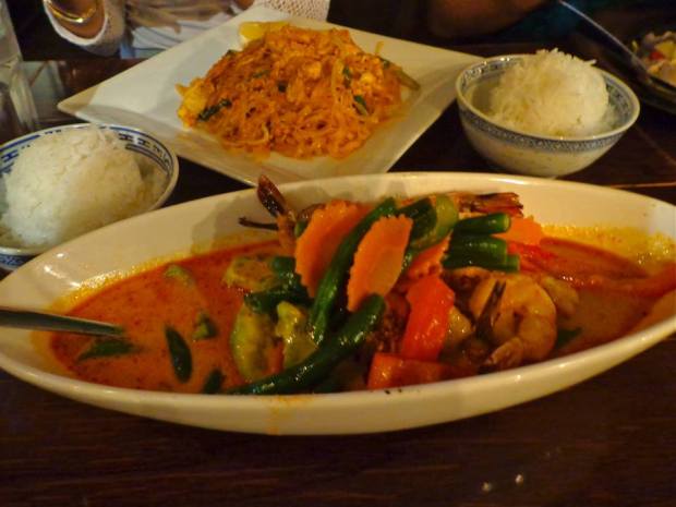 Bodhi Tree Thai Food New York Manhattan Restaurant Avocado Shrimp Curry