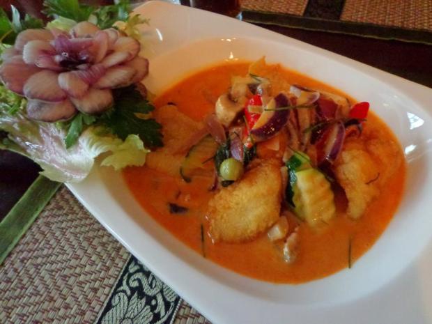 Maenaam Thai Restaurant Amsterdam Plaa Shoe Shie fish